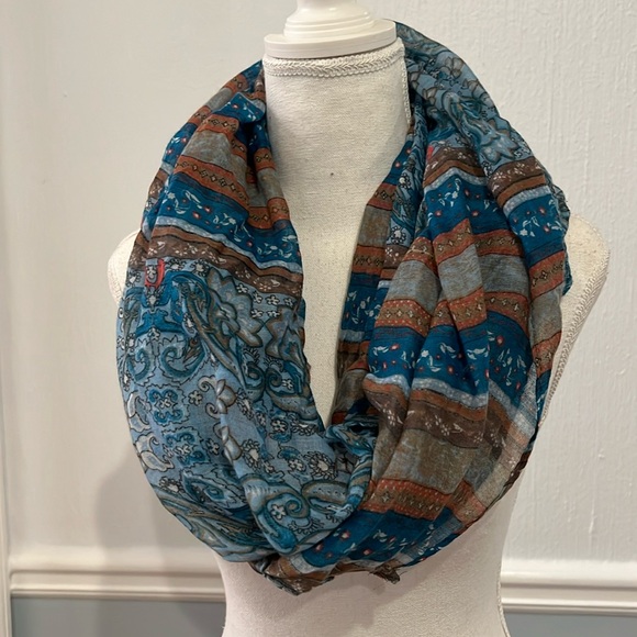 VINTAGE BLUE BOHEMIAN TRIBAL INFINITY SCARF - Picture 1 of 5